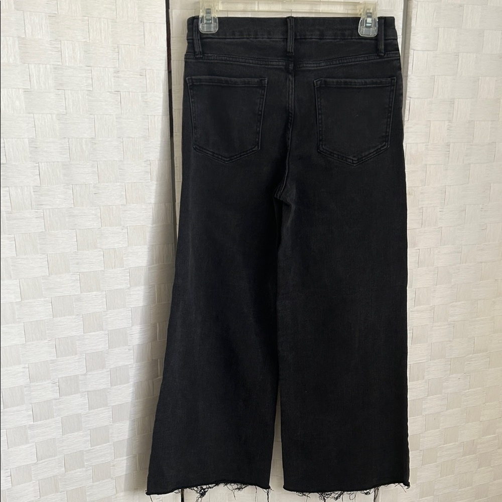 Time and Tru Black High-Rise Wide-Leg Jeans with Raw Hem - Picture 6 of 7
